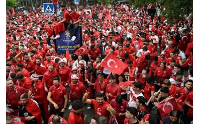 Yer Gök İnlesin - Türkiye Milli Takım Marşı Euro 2016